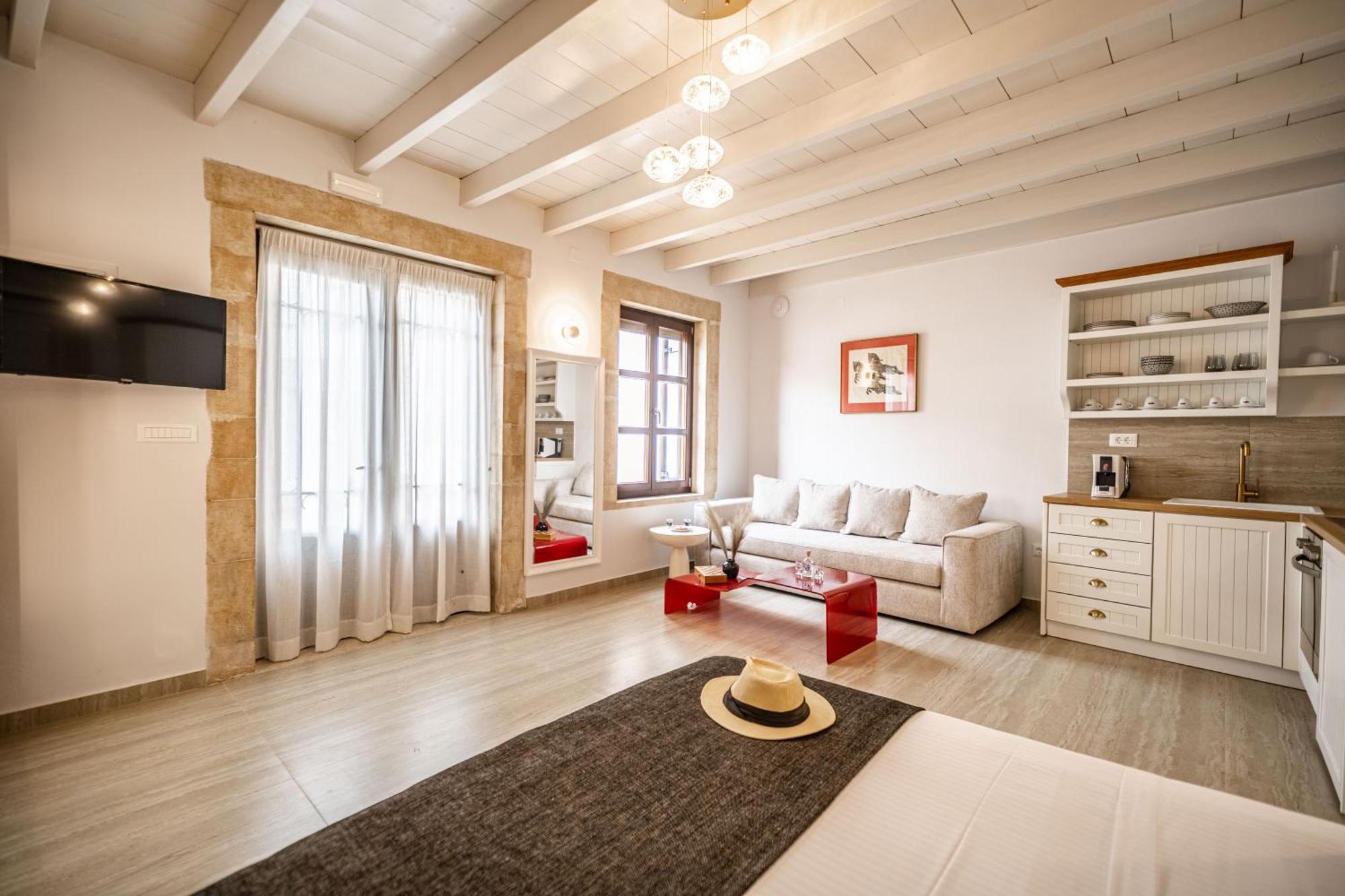 Lithinon Luxury